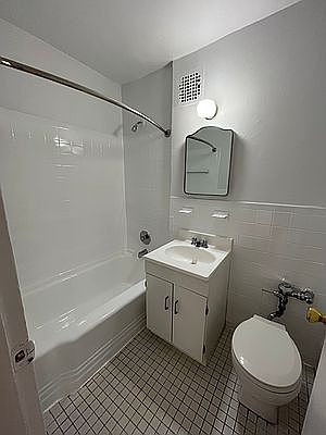 3rd image of 3205 Emmons Ave APT 3B