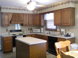 711 Salem Ln, Brunswick, OH 44212