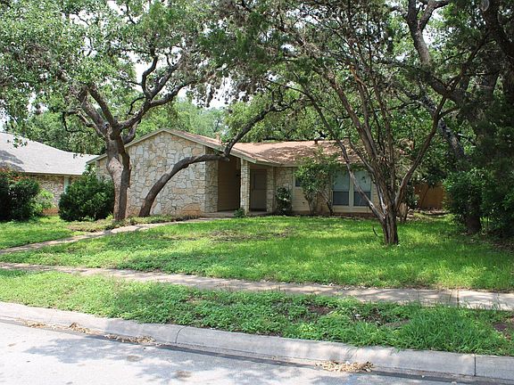 3rd image of 13730 Pebble Oak Dr