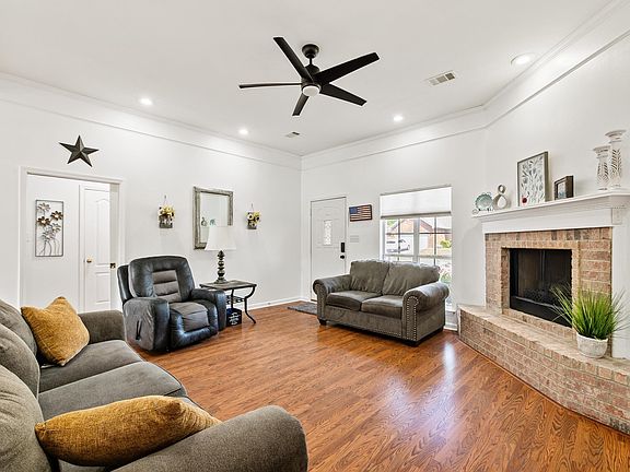 5th image of 3815 Wildflower Ln