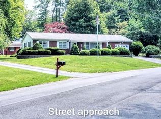 25 Bloomingdale Ave, East Greenbush, NY 12061