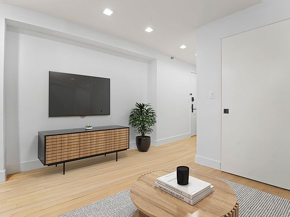 5th image of 107 Avenue A APT 4F