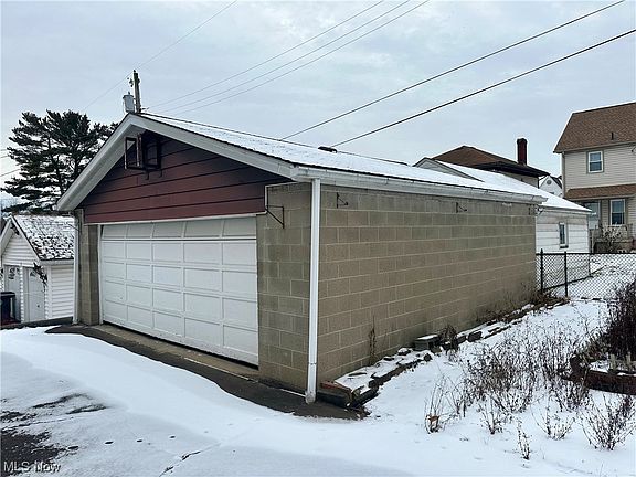 5th image of 329 Cedar Ave
