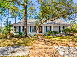 1062 Conley Cir, Ocean Springs, MS 39564