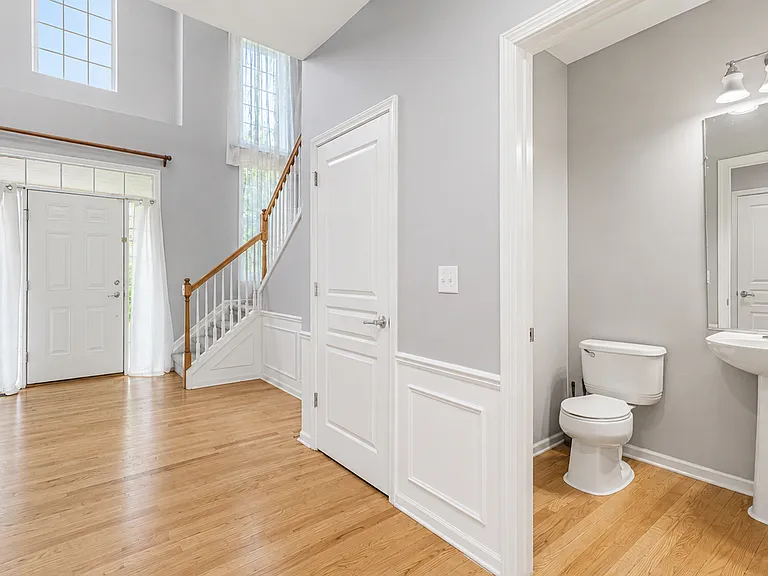 45149 Bartlett Dr — Photo 4