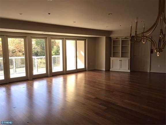2nd image of 1702 N Park Dr APT 54
