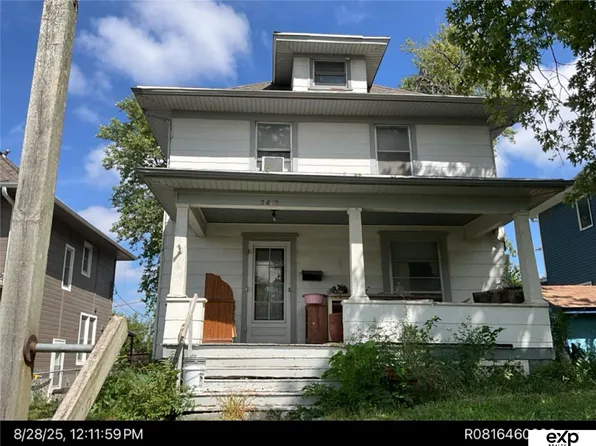 2418 Valley St, Omaha, NE 68105