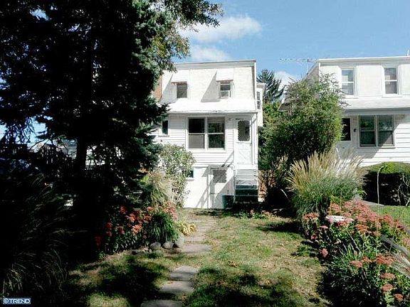 5th image of 202 Morris St