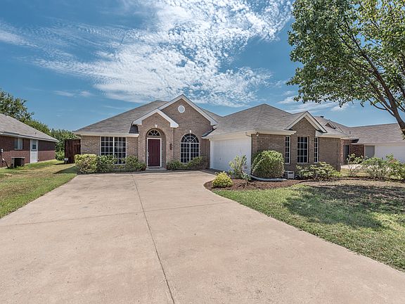 2nd image of 4902 Lee Hutson Ln