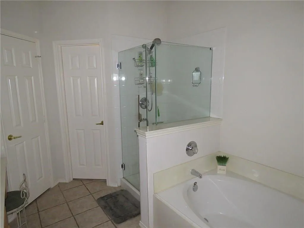 3 bed, 2.5 bath, 1939 sqft, $2,595 — Photo 1