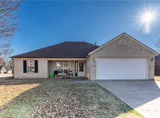 185 E Colorado Ave, Springdale, AR 72764