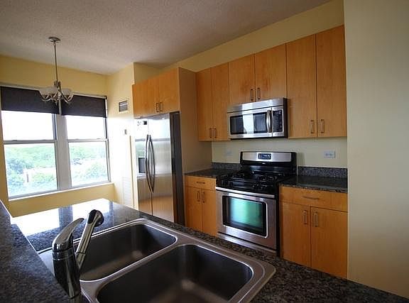 4th image of 1516 N Orleans St #604