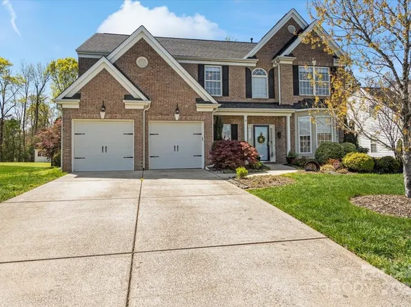 5854 Crimson Oak Ct, Harrisburg, NC 28075