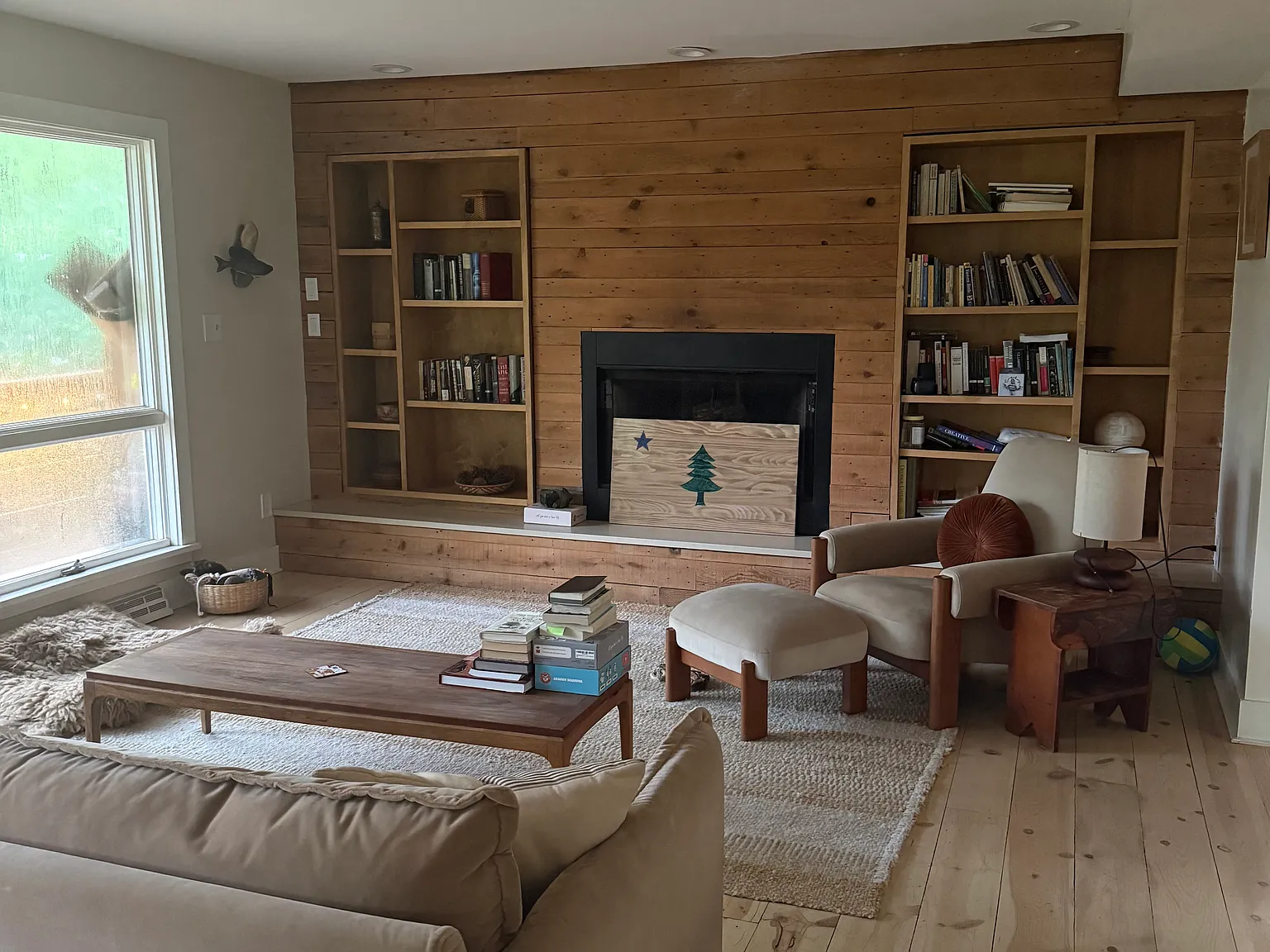 4 bed, 2.5 bath, 2800 sqft, $1,350 — Photo 1