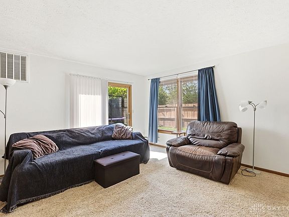 4th image of 1562 Alameda Dr