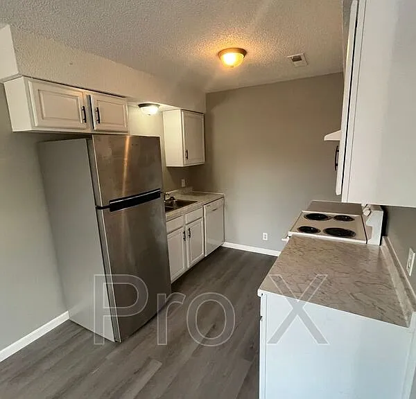 1015 S Saint Louis Ave #8 — Photo 2