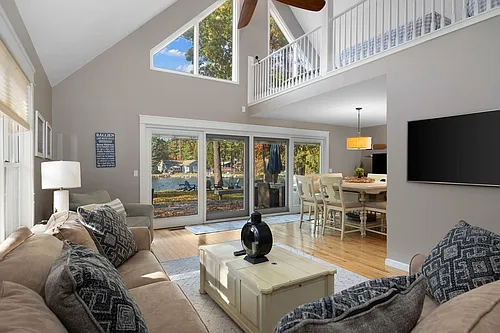 8015 Aarwood Trl NW Photo 1