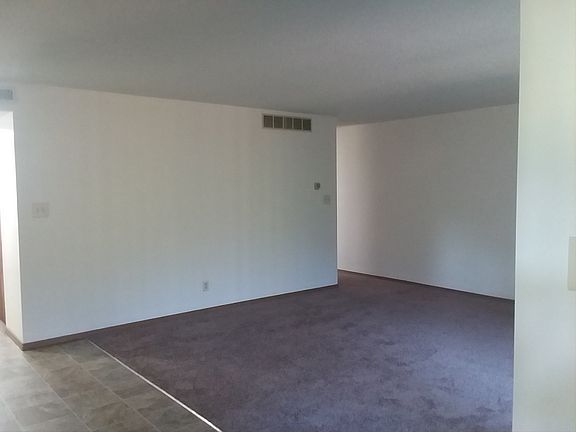 4th image of 6727 Fairfax Ave
