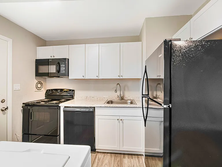 2135 Cockran St SW #C2135 — Photo 3