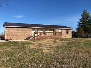 129 Willowtree Ln, Jacksboro, TN 37757