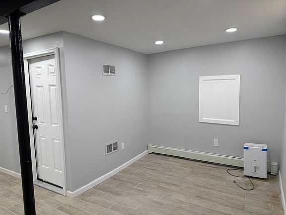2nd image of 843 Peninsula Blvd