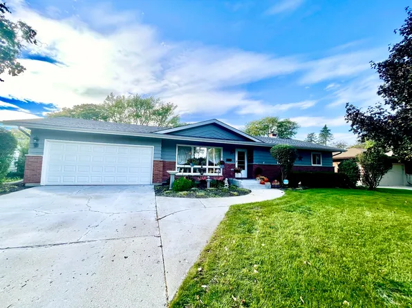 760 Carol Ave, Elgin, IL 60123
