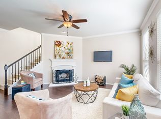 1032 Charleston Ln, Aubrey, TX 76227