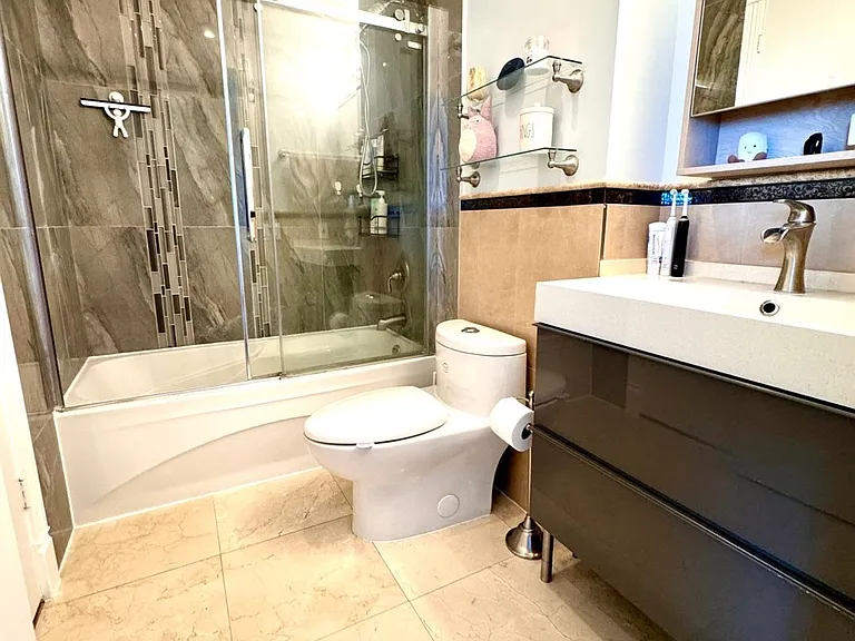 60 Byng Ave #2307 — Photo 8