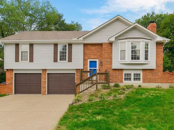 918 Amesbury Ave, Liberty, MO 64068