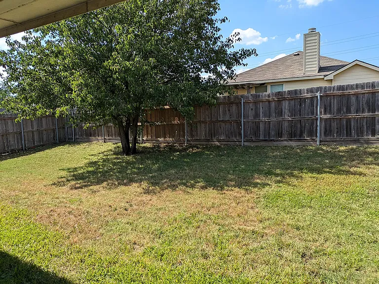 2428 Collier Dr — Photo 15