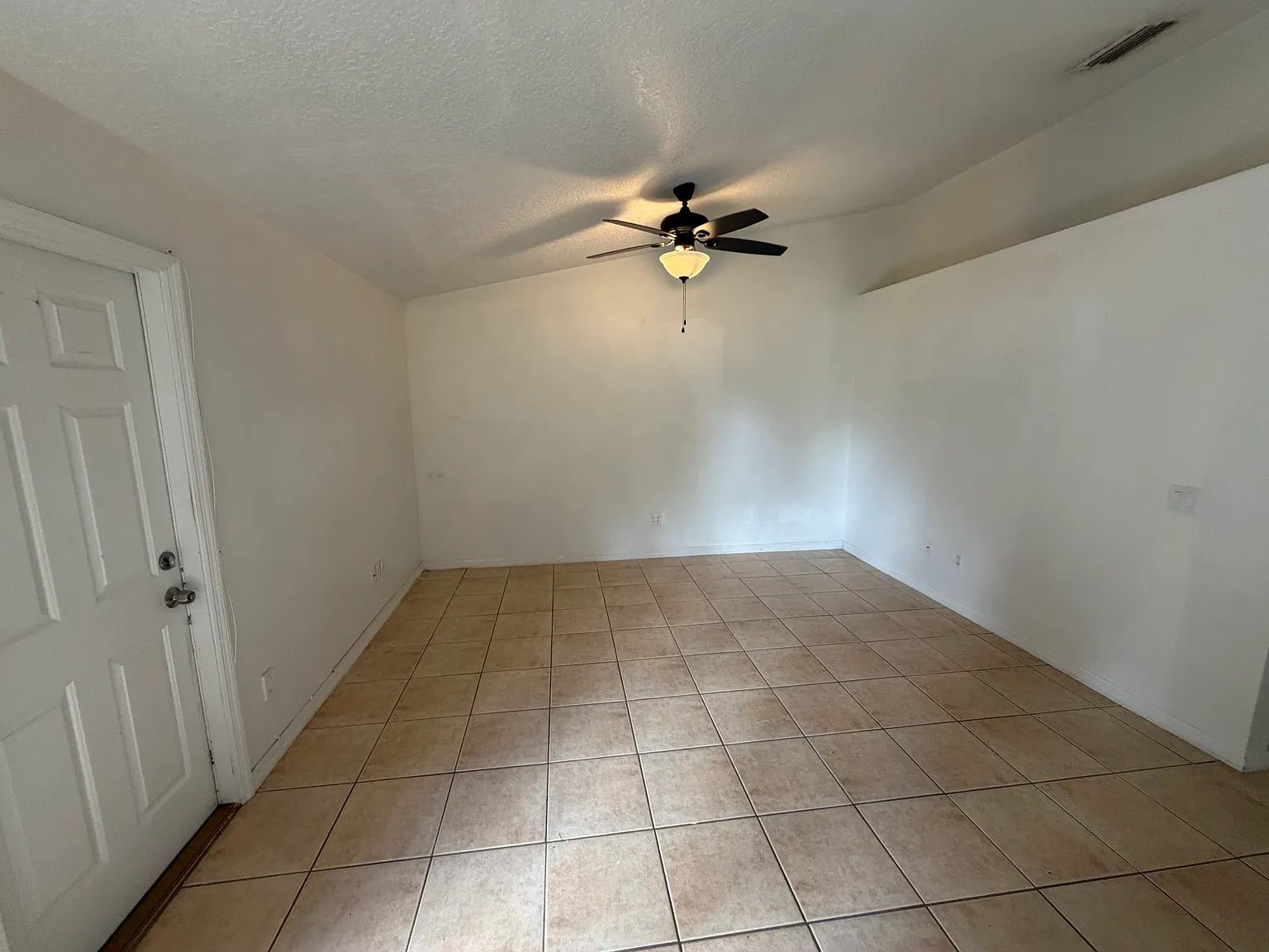 2 bed, 1106 sqft, $1,850 — Photo 2