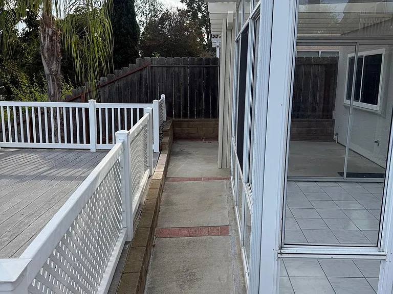 1641 Wesley Way — Photo 11