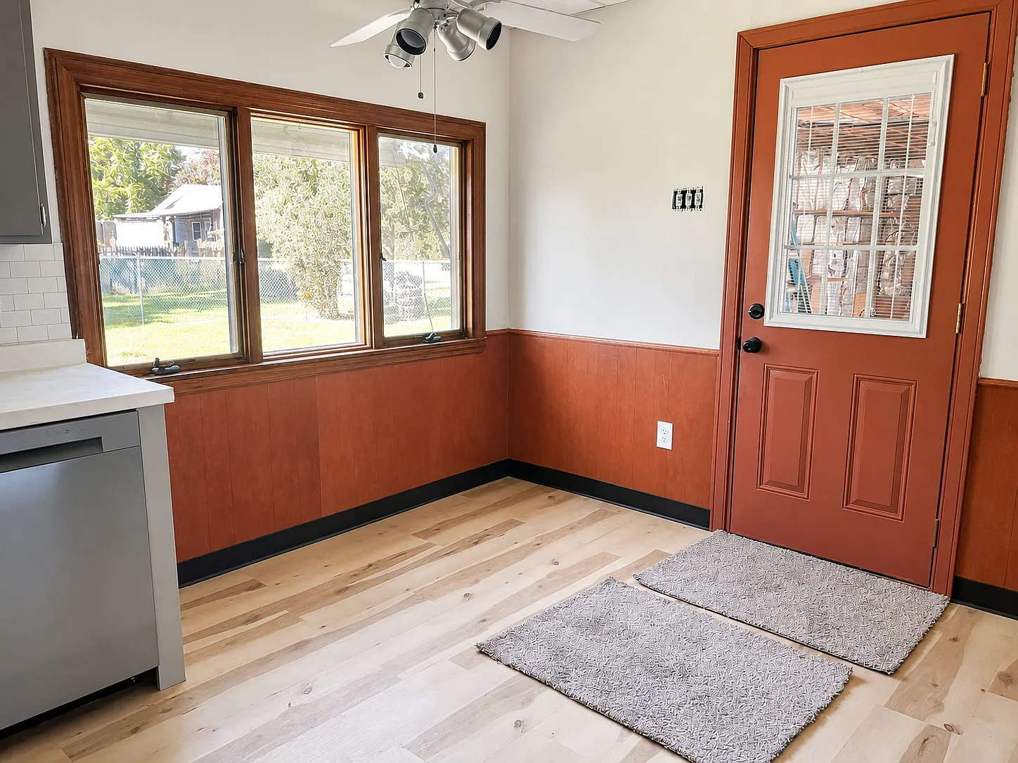 2 bed, 1000 sqft, $1,800 — Photo 2