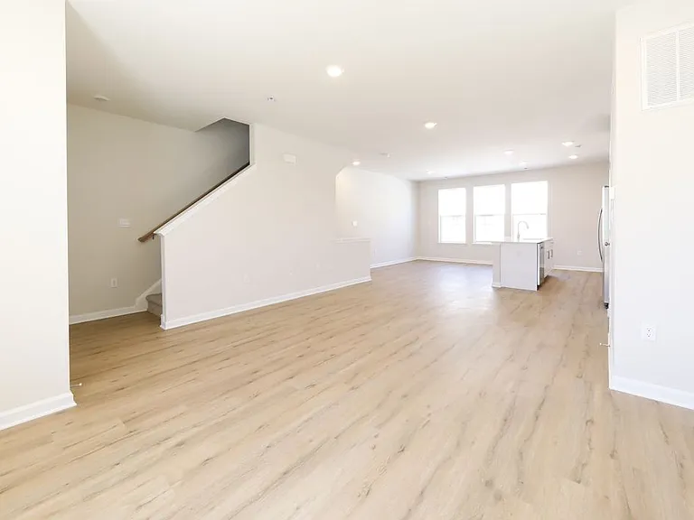 23 Clementon Rd E — Photo 17