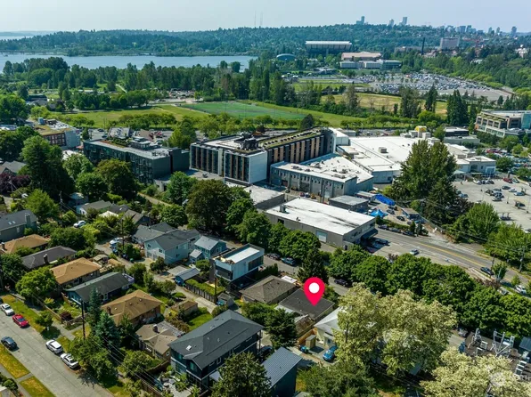 3032 NE Blakeley Street, Seattle, WA 98105