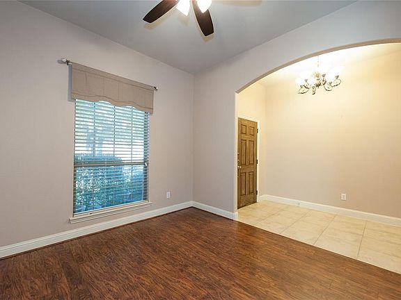 5th image of 1104 Tallahassee Dr