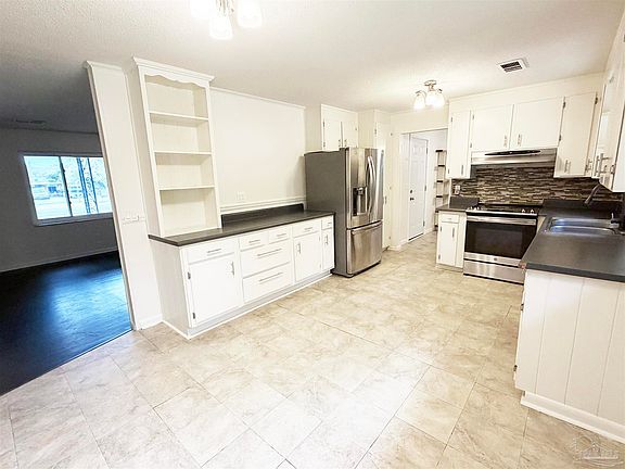 4th image of 5980 Pursley Ave