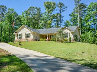 894 Happy Valley Cir, Newnan, GA 30263