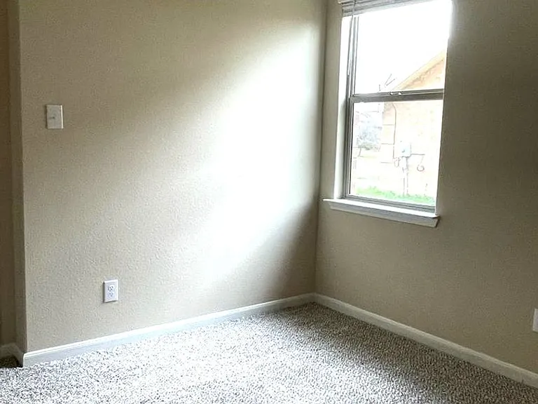 1149 Beaverwood Ln — Photo 10