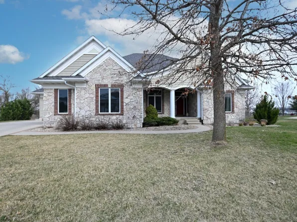 3271 Mulberry Dr, Marion, IA 52302