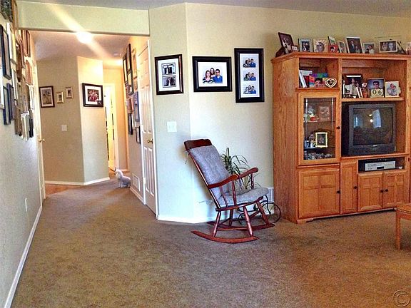 4th image of 4202 Melrose Pl