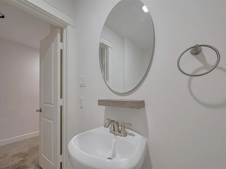 854 W 20th St — Photo 28