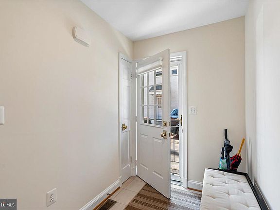 5th image of 7910 Kentbury Dr