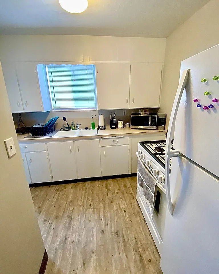 Scotsman Apartments — Photo 1