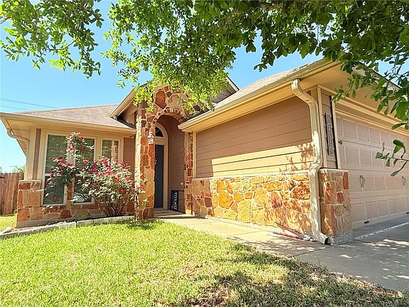 2nd image of 2816 Silver Oak Dr