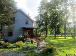 17 Old Bend Rd, Fort Edward, NY 12828