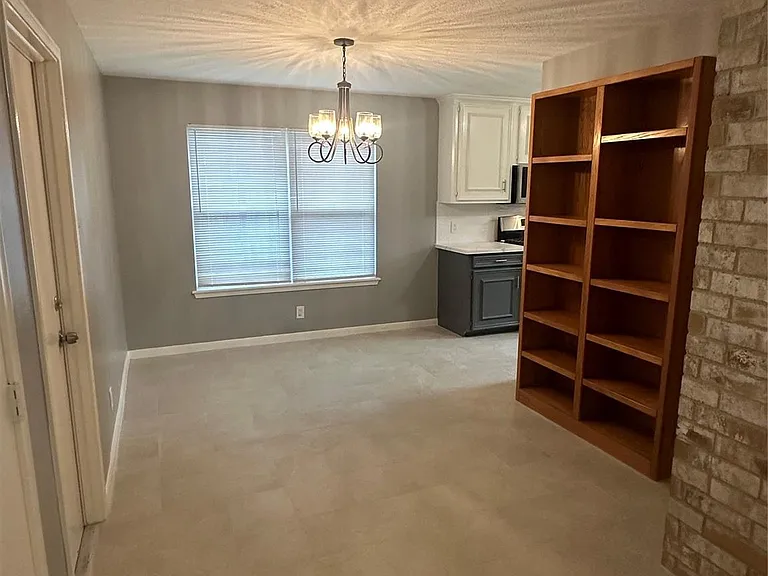501 Cindyrella Dr — Photo 6
