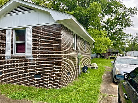 5th image of 103 Ayers St