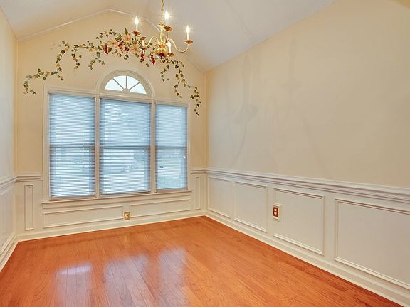 4th image of 2957 Hillcreek Dr
