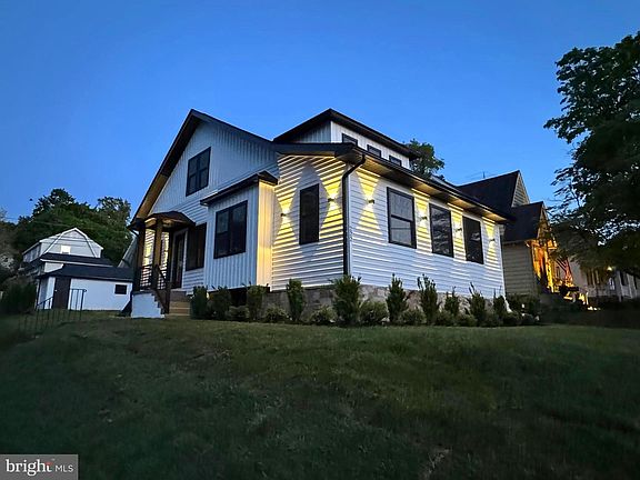 2nd image of 222 Runnymede Ave